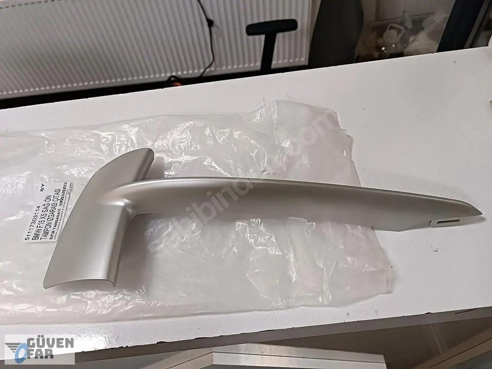 BMW F15 X5 Sağ Ön Tampon Izgarası Çıtası 51117303114