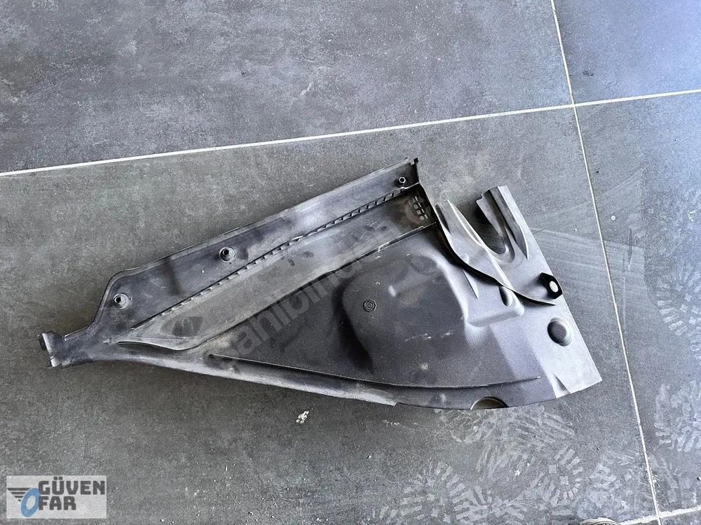 BMW F30 F32 F36 Ön Cam Sol Alt Bakalit 51717405638
