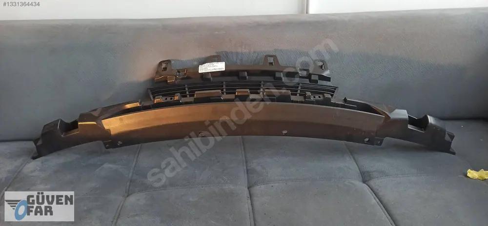 BMW F30 F35 Ön Tampon Orta Izgara 51117386155