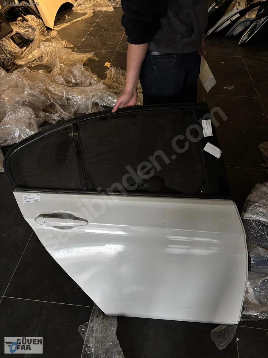 BMW F30 Sağ Arka Kapı Beyaz 41007298514