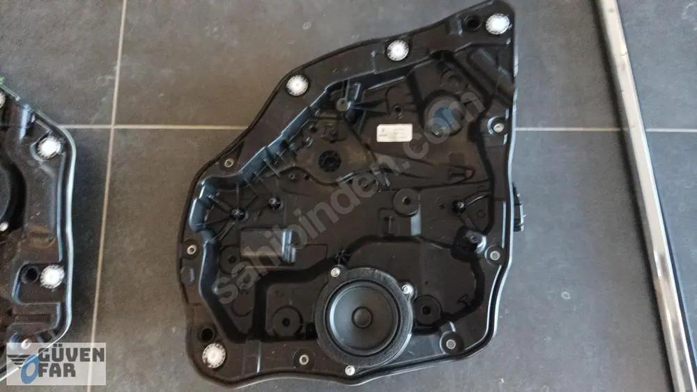 BMW G20 Sol Arka Kapı Cam Krikosu 7497099-09 51358498855