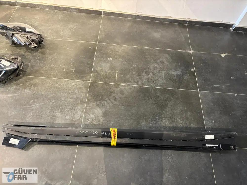 BMW G22 G26 Sağ Marşpiyel Kaplaması Siyah + Braket 51778737080
