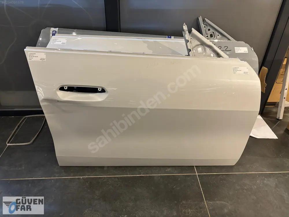 BMW G26 İ4 Sağ Ön Kapı Beyaz 2022-2024 41009625096