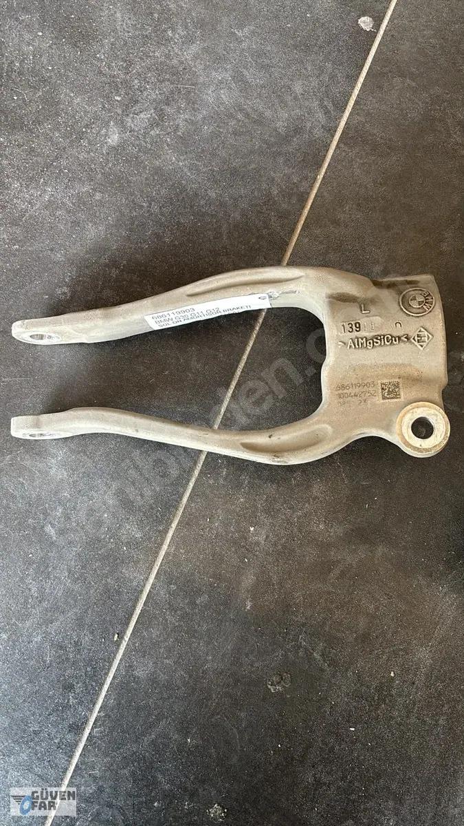 BMW G30 G11 G12 Sol Ön Amortisör Braketi 686119903