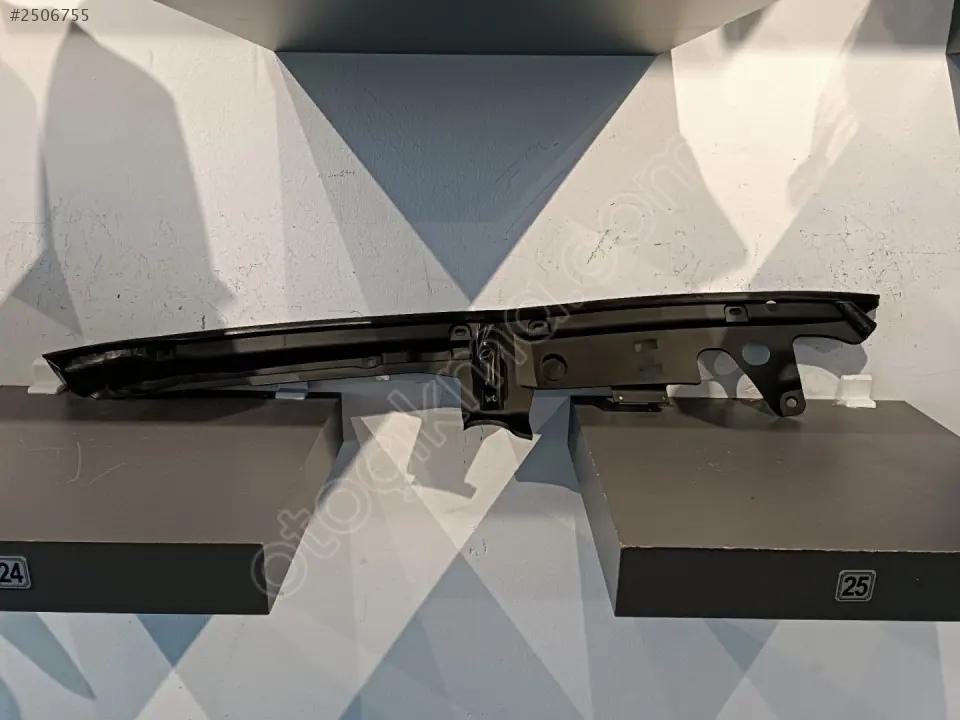 BMW G30 + LCI Ön Üst Sol Çamurluk Bakaliti 51767349605