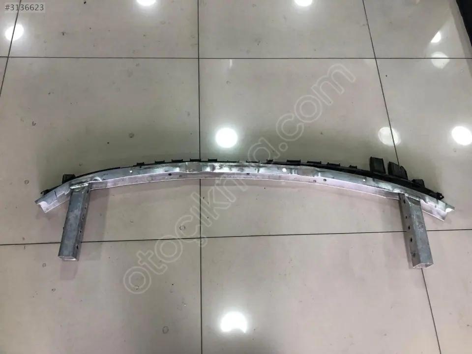 BMW G30 Ön Tampon Demiri Küçük 2017 51117385290