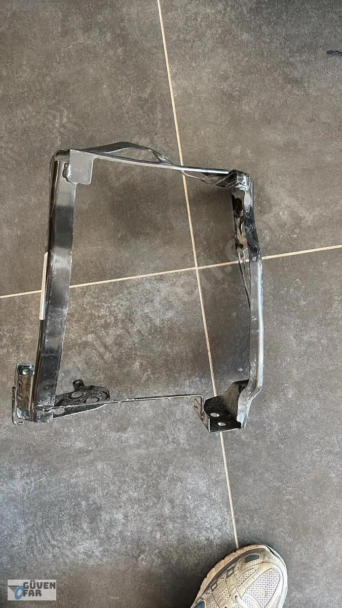 BMW M3 M4 G80 G82 Sağ Far Yuva Sacı 51648071632