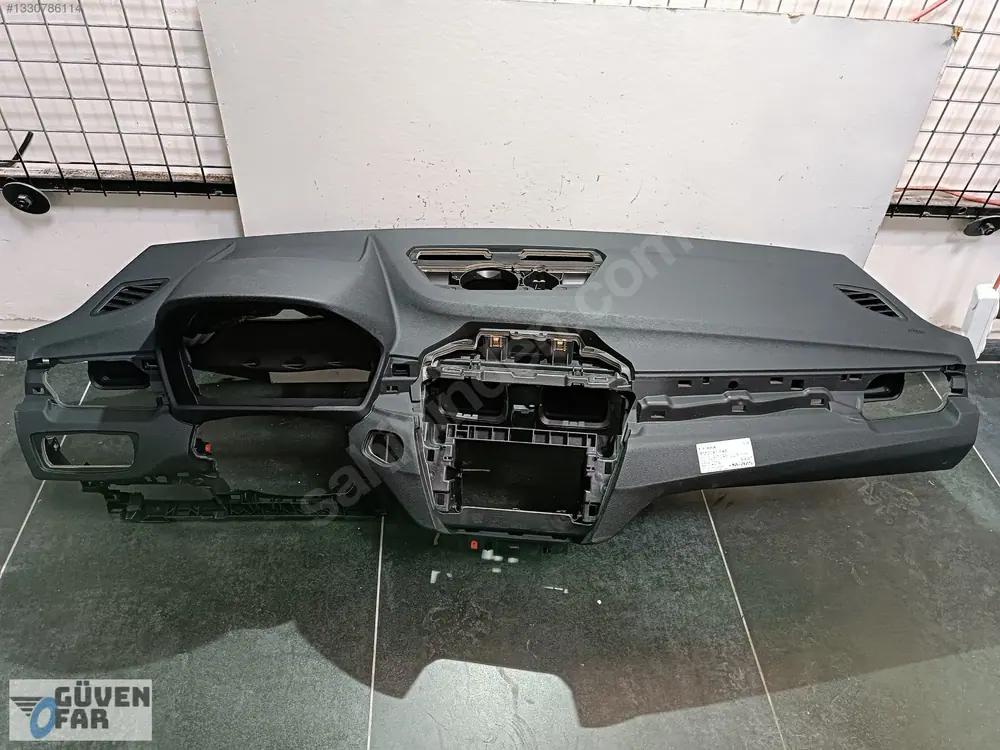 BMW X1 F48 Göğüs Torpido Siyah 2015 2019 EF48X
