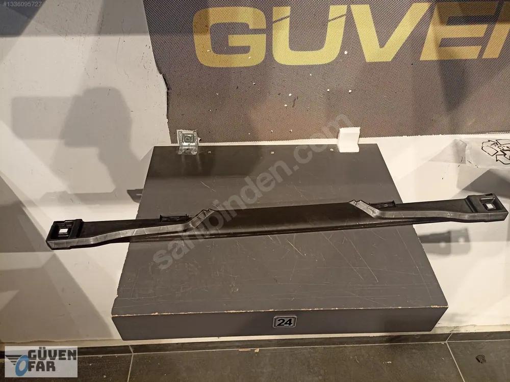 BMW X1 U11 Radyatör Alt Braketi 2022 2024 17119846969