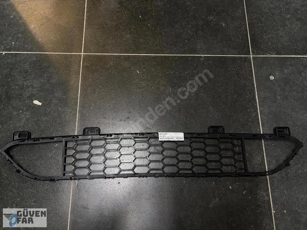 BMW X5 F15 Orta Izgara 2013-2018 51118054012