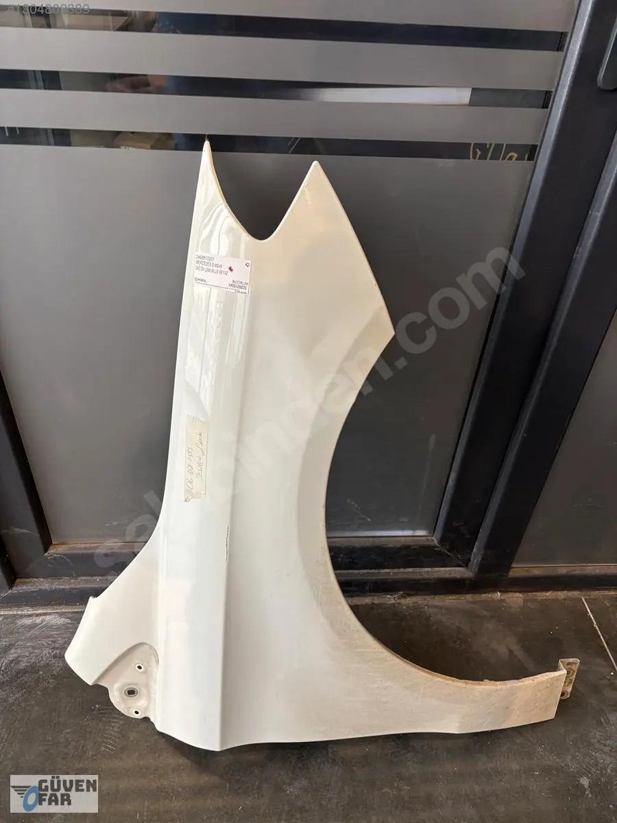 Mercedes B W246 Sağ Ön Çamurluk Beyaz 2468810201