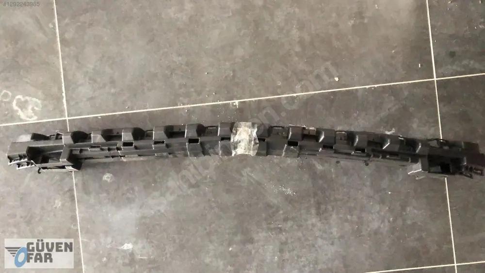 Mercedes C W204 AMG Ön Tampon Taşıyıcı Braketi İç Orta Alt 2013 2016 2048854665