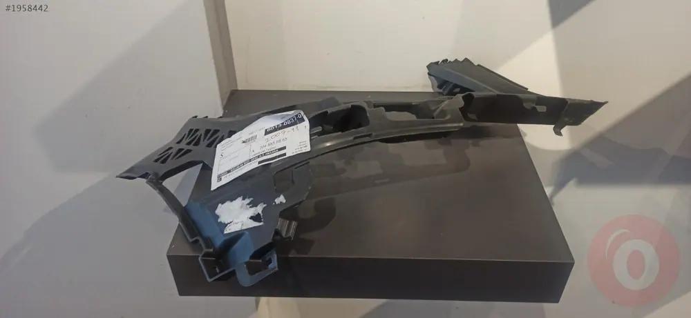 Mercedes C W204 Ön Tampon Braketi Sağ İç 2007 2011 2048850865