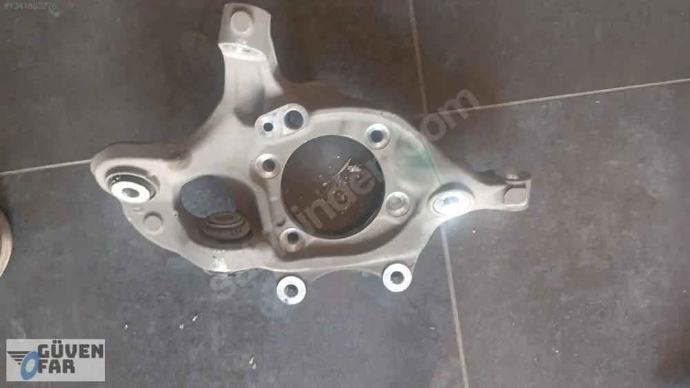 Mercedes C W204 W207 Arka Sağ Taşıyıcı 2043570206