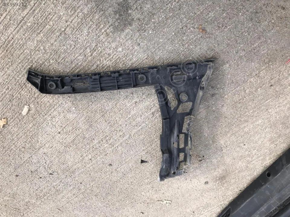 Mercedes C W205 Arka Tampon Sağ Braket 2058801802