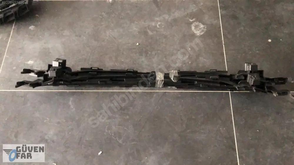 Mercedes C W205 Ön Tampon Taşıyıcı Alt Braket 2019 2058855701