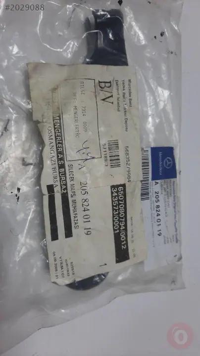 Mercedes C W205 W213 Silecek Mafsalı Muhafazası 2058240119