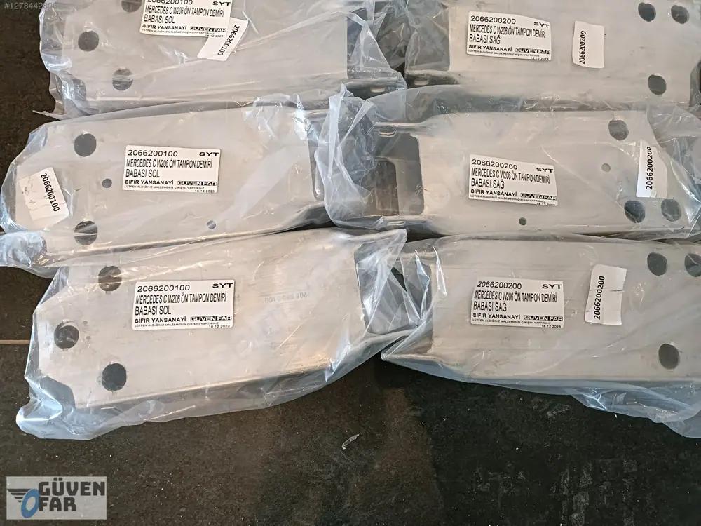 Mercedes C W206 Ön Tampon Demiri Babası Sağ 2066200200