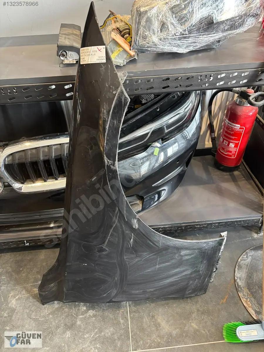 Mercedes C W206 Sağ Ön Çamurluk Füme 2068810200