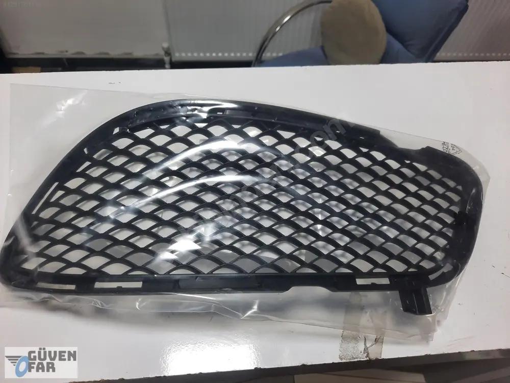 Mercedes CLS W218 AMG Ön Sağ Sis Çerçevesi 2188852023