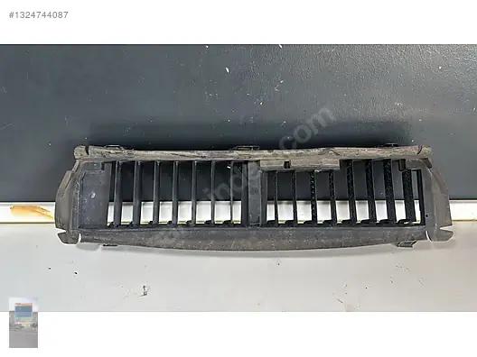 Mercedes E Seri W213 Havalandırma Perdesi A2135002900