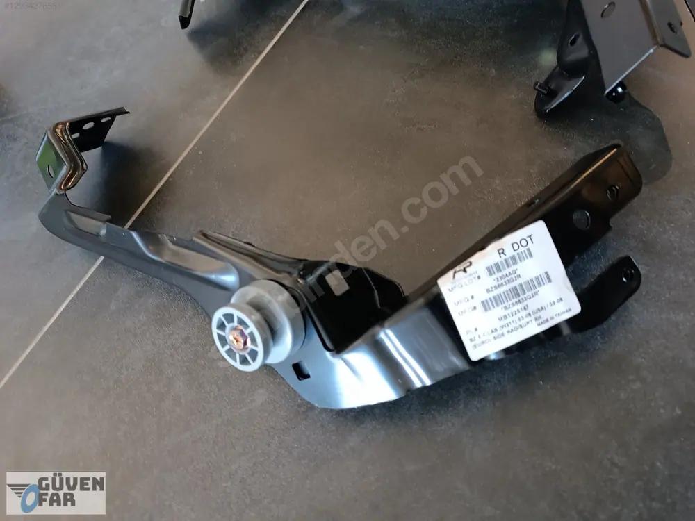Mercedes E W211 Sağ Far Yuva Sacı Küçük 2116200818