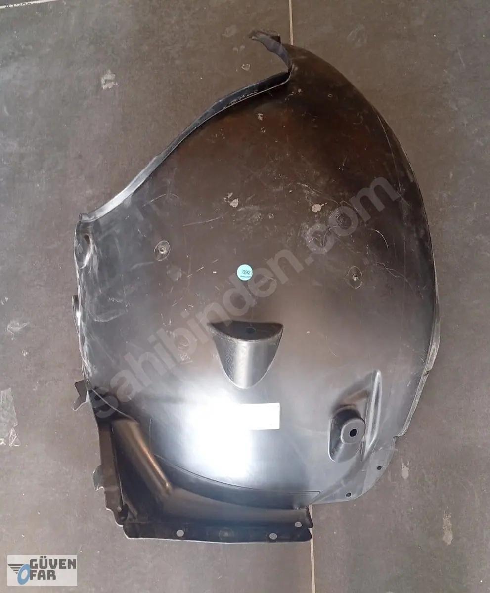 Mercedes E W211 Sağ Önün Arkası Davlumbaz 2116901430