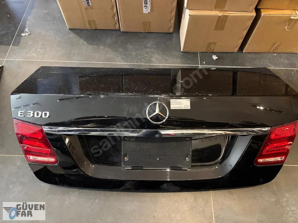 Mercedes E W212 Bagaj Kapağı Beyaz 2127570035