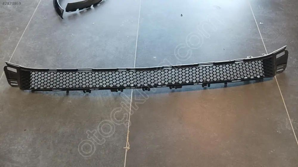 Mercedes E W213 Ön Tampon Orta Izgara 2021 2023 2138852703