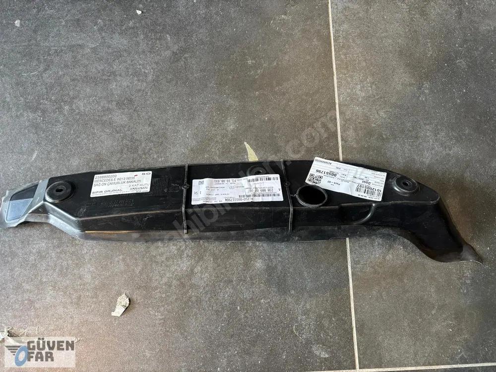 Mercedes E W213 W238 Sağ Ön Çamurluk Bakaliti 2388890200