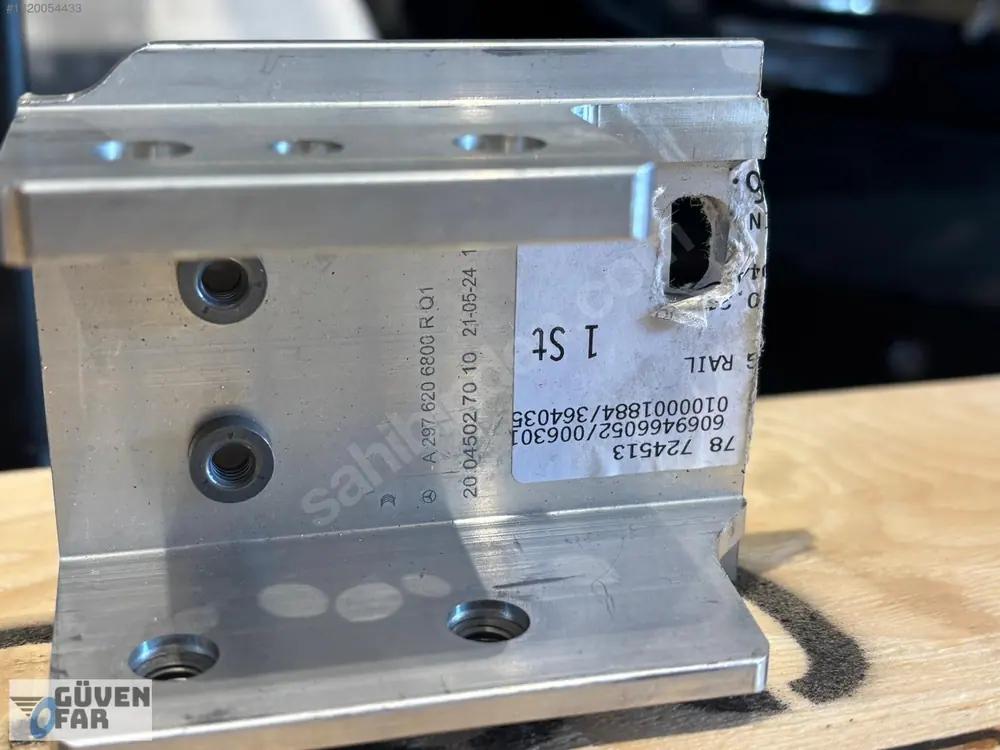 Mercedes EQS W297 Sağ Ön Sabitleme Kızağı 2976206800