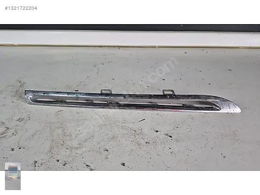 Mercedes GLC X253 Ön Panjur Sağ Üst Nikelaj A2538880285