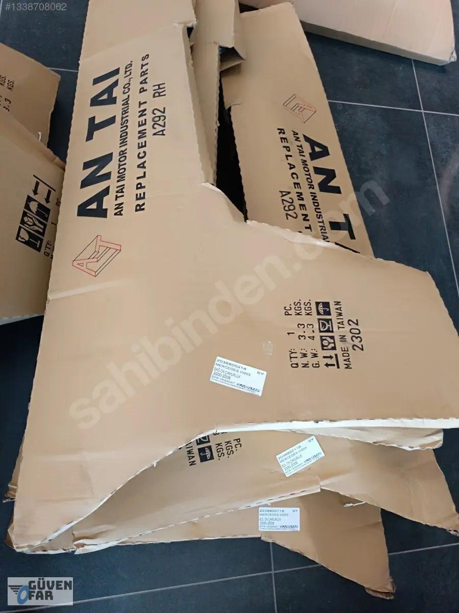 Mercedes W203 Sağ Ön Çamurluk 2038800218