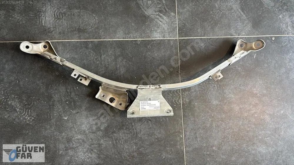 Porsche Taycan Ön Panel Travers Demiri 2020 9J1805475