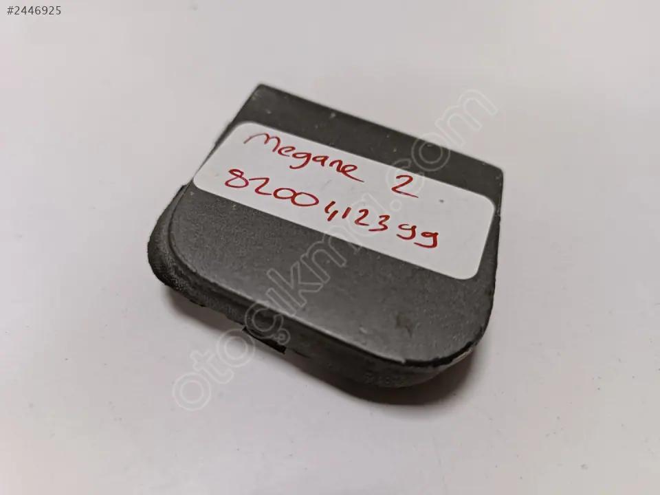 Renault Megane 2 Ön Çeki Demir Kapağı 8200412399