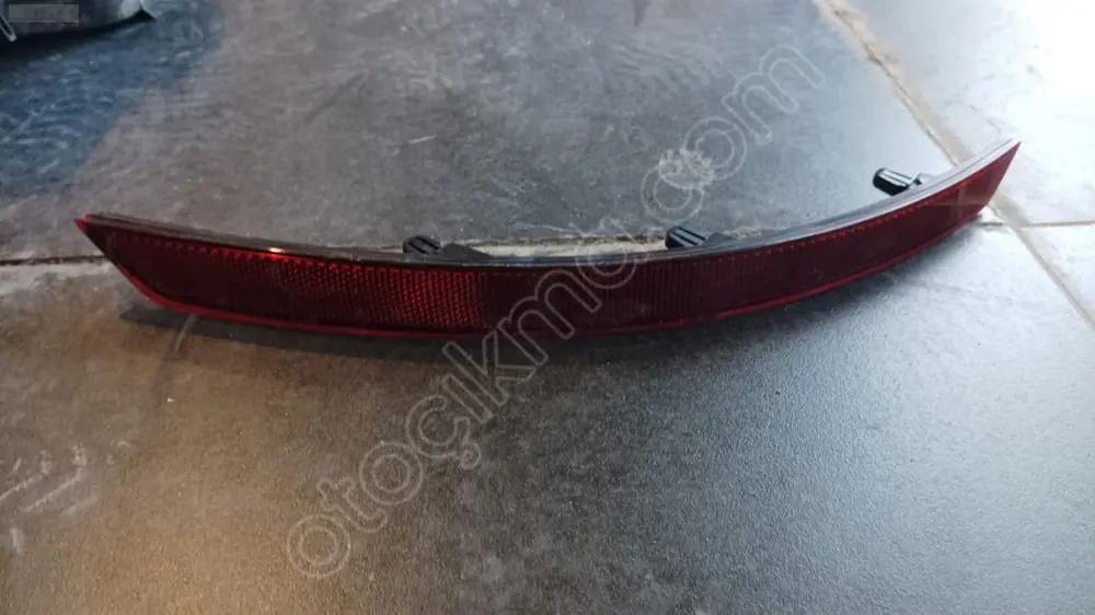 Skoda Süper B Sol Arka Tampon Reflektör 2015 2022 3V5945105