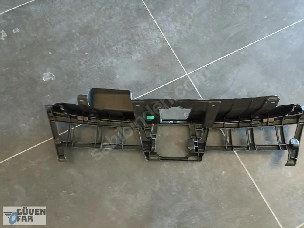 Suzuki Vitara Ön Radyatör Braketi 2015 2018 72121-54P0