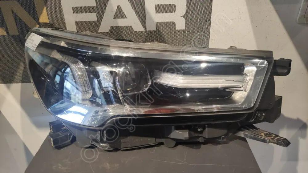 Toyota Hilux Sağ Far LED Krom 2021 2023 81110-0KL01 811100KL01