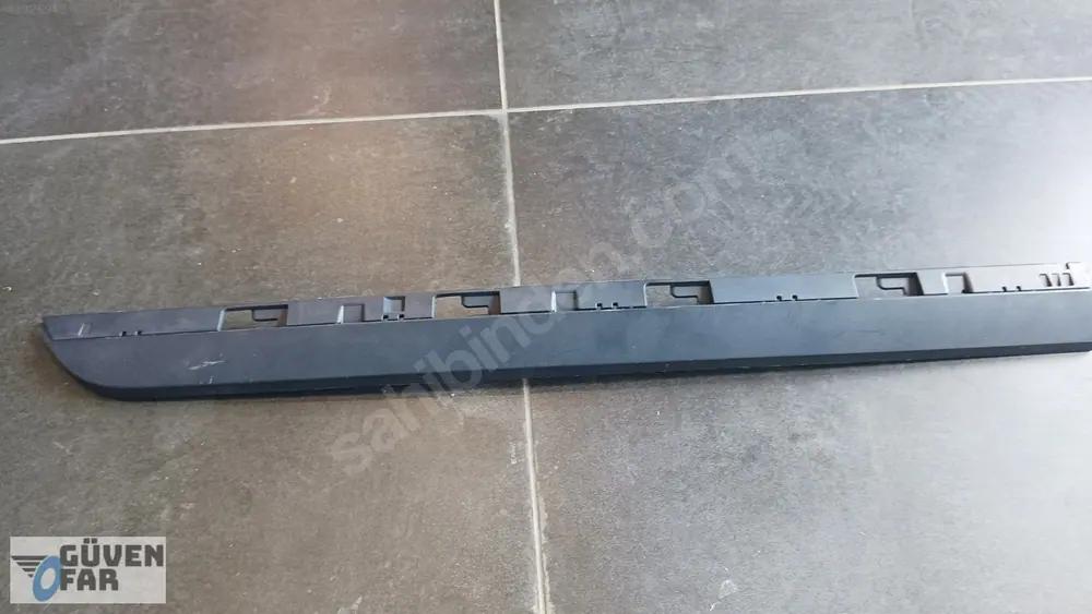 Volkswagen Passat B8 Sağ Arka Kapı Bandı 2014 3G0854950