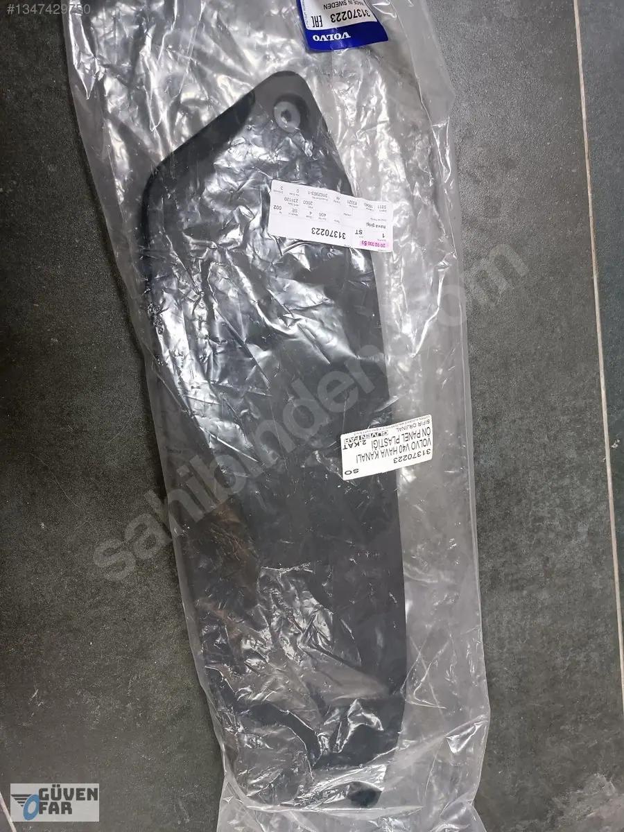 Volvo V40 Hava Kanalı Ön Panel Plastiği 31370223