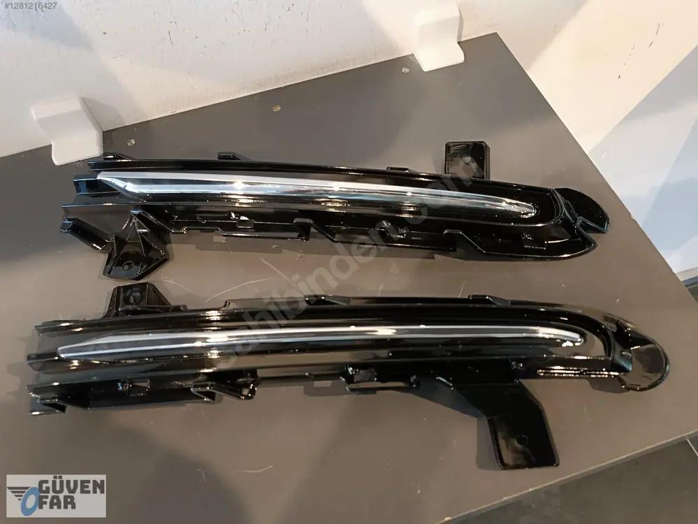 Volvo V40 Ön Tampon Sağ Izgara 2013 31347043