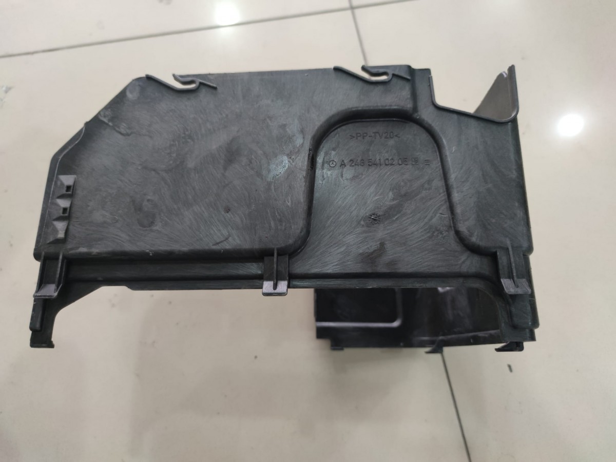 mercedes-gla-w156-aku-kapagi-trim-paneli---a2465410205_5605.jpg