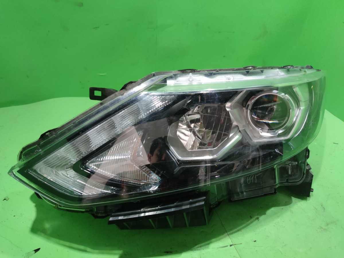 nissan-qashqai-sol-far-full-led---100-18015_5987.jpg