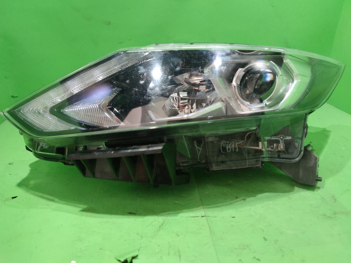 nissan-qashqai-sol-far-full-led---100-18015_5989.jpg