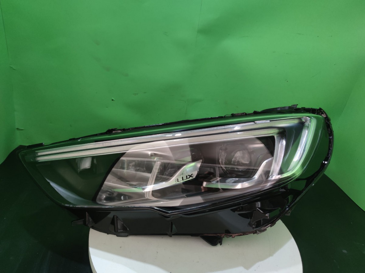 opel-insignia-b-matrix-full-led-sol-far-10500070480l-10500130710l_6181.jpg