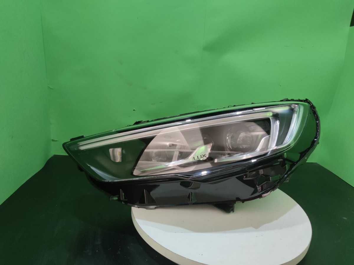 opel-insignia-b-matrix-full-led-sol-far-10500070480l-10500130710l_6184.jpg