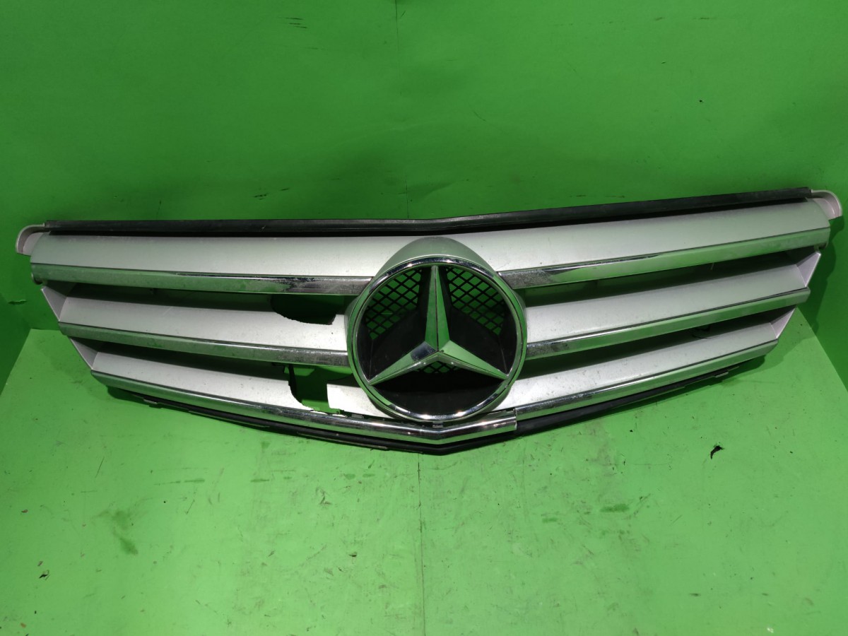 Mercedes C Serisi W204 Ön Panjur - A2048800023
